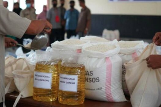Bansos beras dan minyak