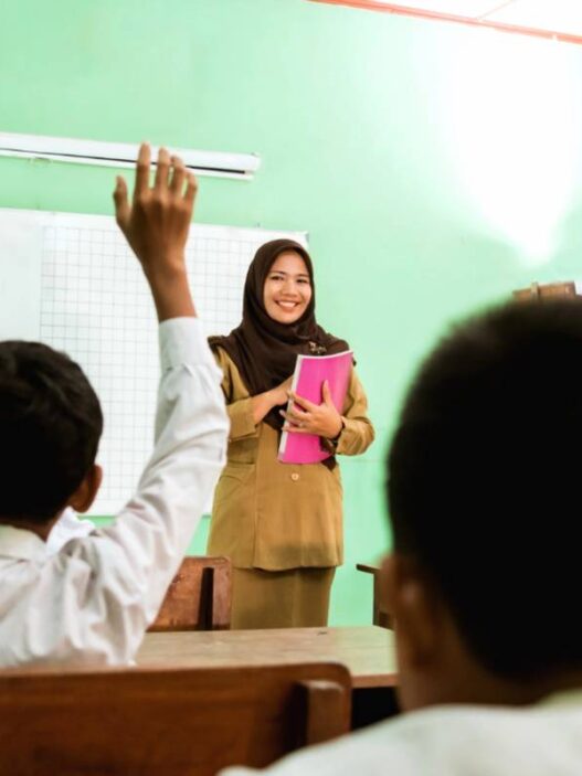 Beasiswa pelatihan bahasa inggris guru 2025