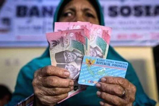 Pendaftaran bansos disabilitas dapat dilakukan melalui jalur offline dengan mendatangi kantor desa atau kelurahan setempat