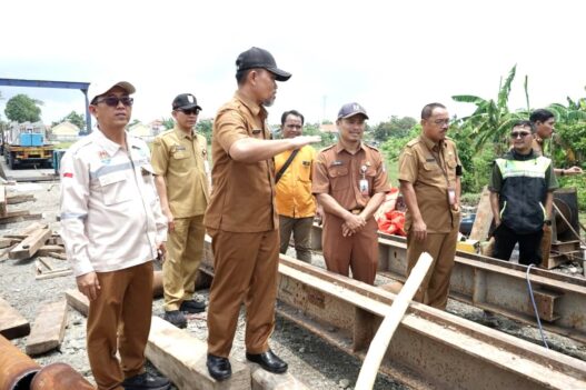 Cek proyek infrastruktur