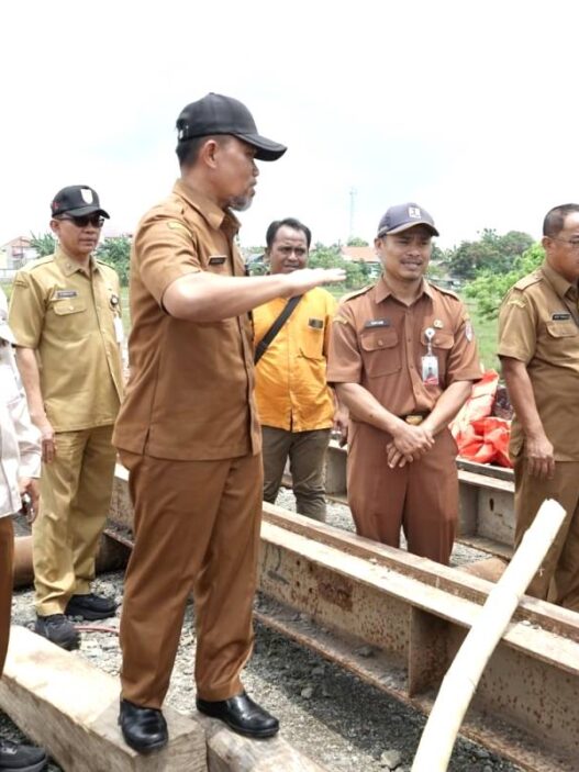 Cek proyek infrastruktur