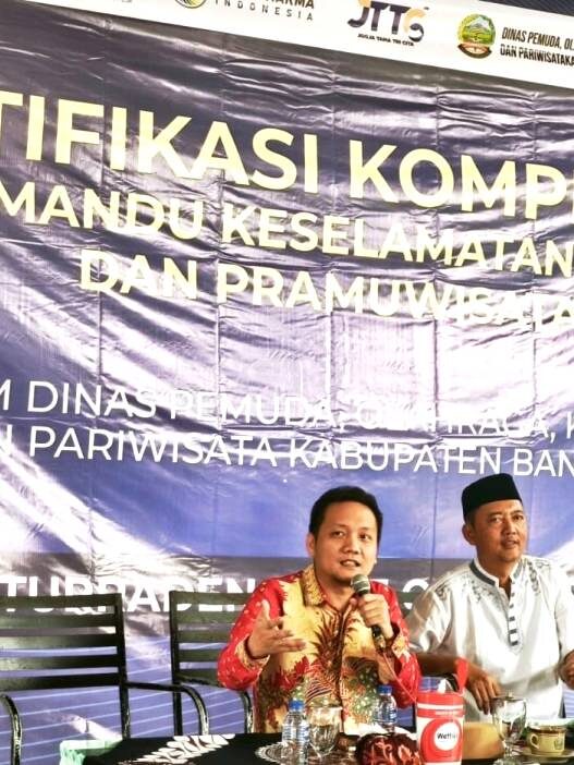 Dr. henry inisiasi sertifikasi pemandu wisata