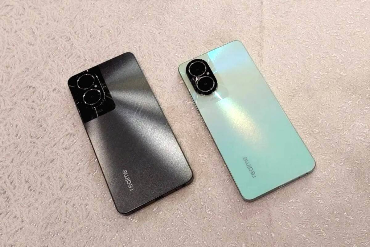Dua variasi warna realme c67