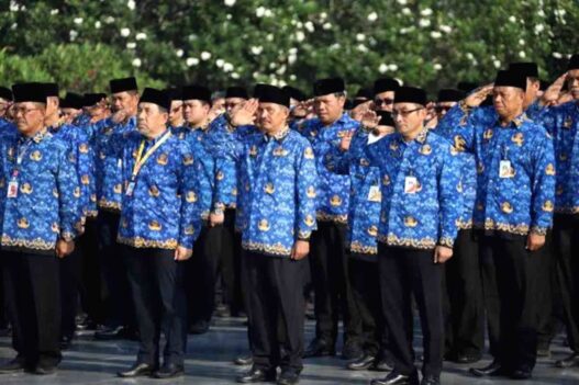 Hingga Januari 2026, ketentuan gaji PNS masih mengacu pada Peraturan Pemerintah Nomor 5 Tahun 2024 yang berlaku nasional