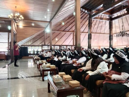 Guru madrasah tuntut keadilan