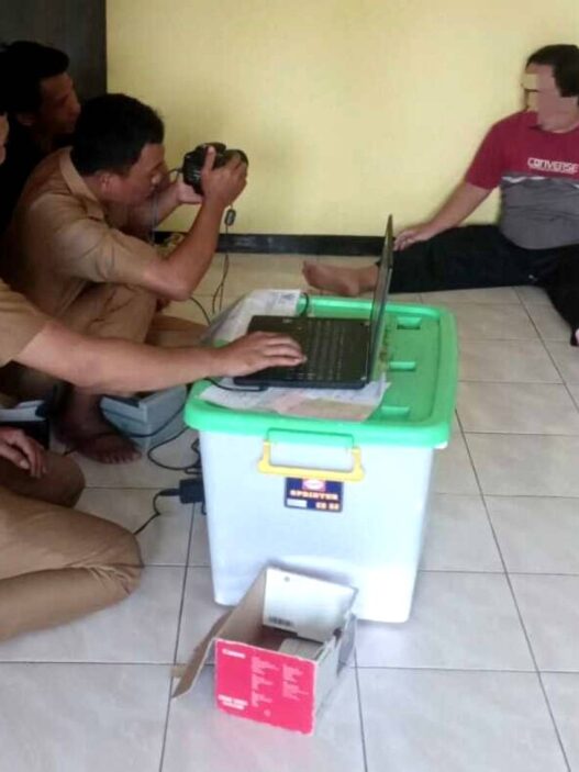 Jambol mantan sasar warga rentan