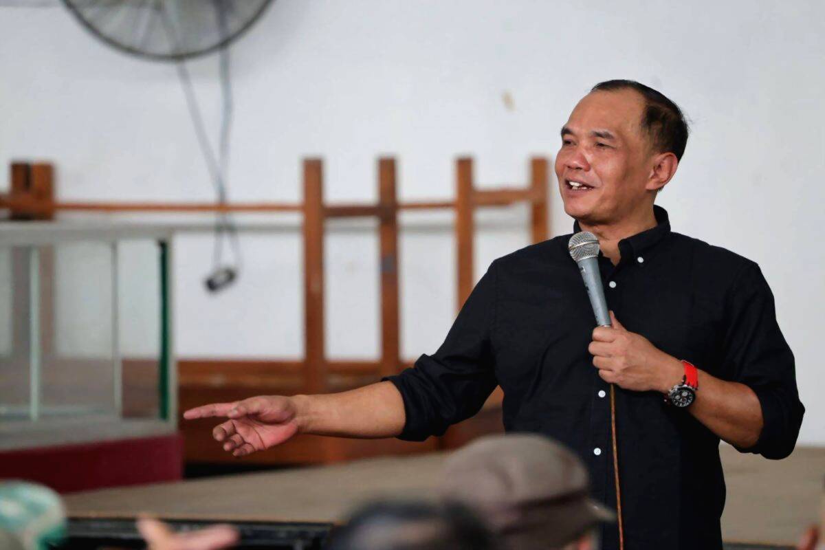 Ketua dprd jateng sumanto saat bertemu para petani dari gabungan kelompok tani (gapoktan) tritani mulyo, di desa jaten, kecamatan jaten, kabupaten karanganyar 2