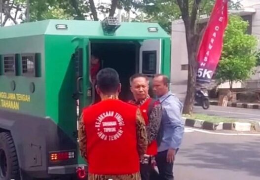 Mantan pj bupati cilacap ajukan eksepsi