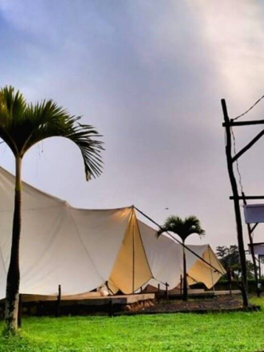 Menginap dengan suasana unik ala indiana di la ranch glamping adventure