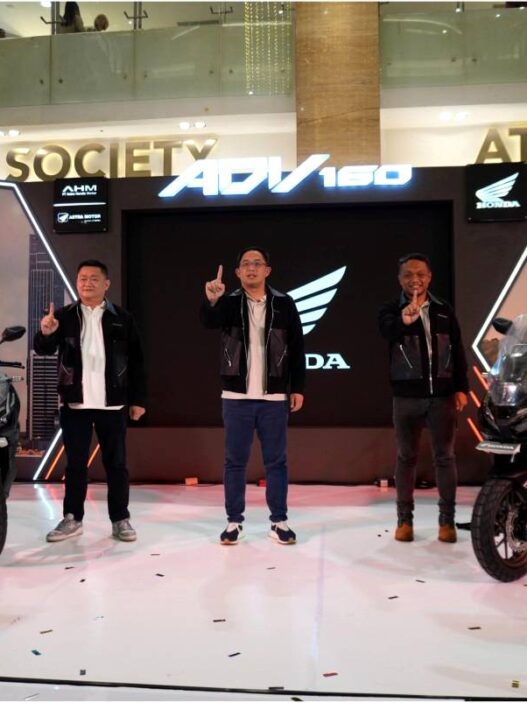 New honda adv160 dilengkapi honda roadsync