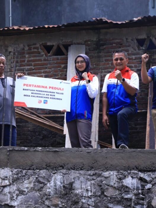 Pembangunan talud dilaksanakan bertahap dengan melibatkan tenaga kerja ahli dan swadaya dari masyarakat sekitar.