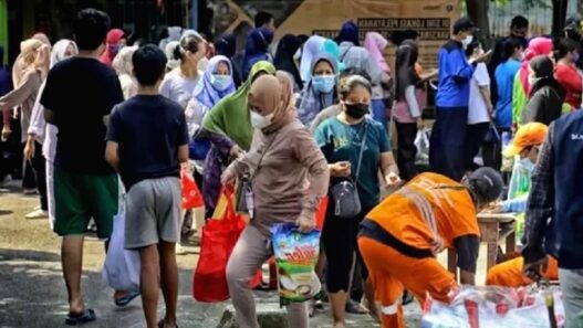 Penerima bantuan kjp pasar jaya harus memperhatikan syarat, lokasi, dan waktu pengambilan sembako