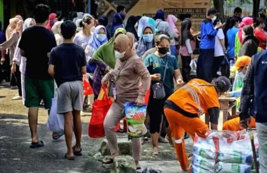 Penerima bantuan kjp pasar jaya harus memperhatikan syarat, lokasi, dan waktu pengambilan sembako