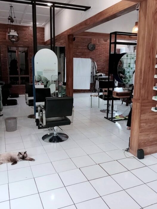 Rahasia tampil cantik ala gussy salon