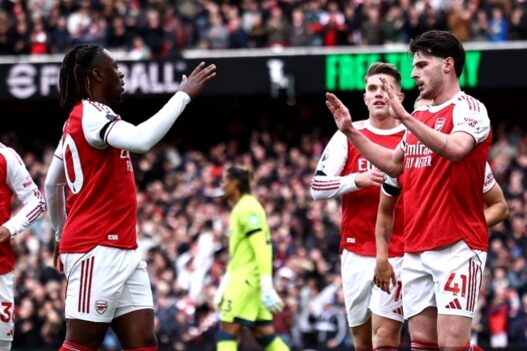 The gunners puncaki klasemen