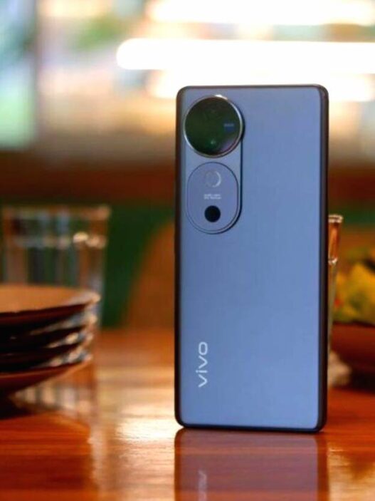 Vivo v40 meluncur