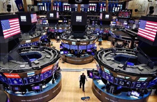 Wall street menguat secara signifikan dipicu oleh saham teknologi raksasa apple