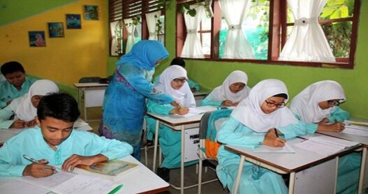 437 Ribu Guru Madrasah Belum Bersertifikat