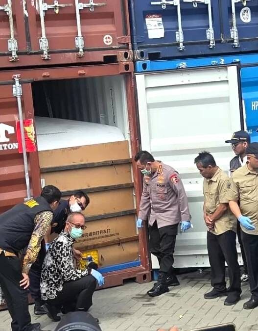 87 Kontainer Produk Turunan CPO Disita