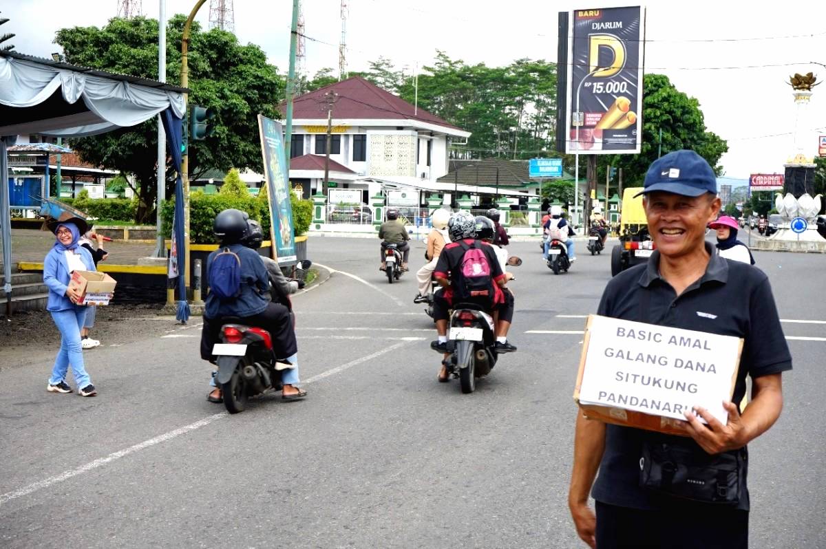 Seniman Banjarnegara Galang Dana untuk Korban Longsor Situkung Lewat Musik  – BANYUMASEKSPRES.ID