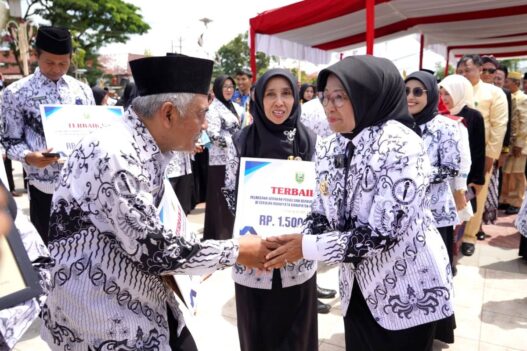 Beasiswa dan Tunjangan Guru Honorer Jadi Sorotan