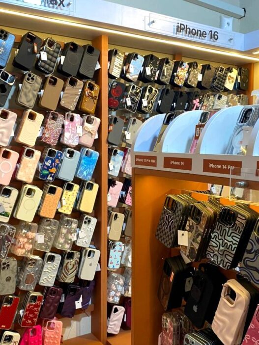 Case iPhone Unik dan Lengkap