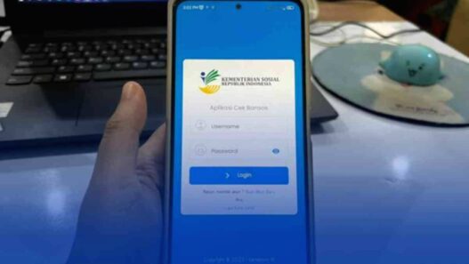 Digitalisasi mempermudah masyarakat memahami cara daftar bansos Kemensos 2025 karena seluruh layanan kini tersentral di platform resmi Kemensos