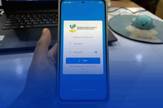 Digitalisasi mempermudah masyarakat memahami cara daftar bansos Kemensos 2025 karena seluruh layanan kini tersentral di platform resmi Kemensos