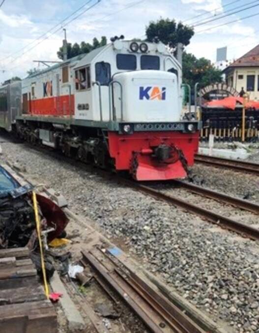 Ka bangunkarta alami kecelakaan maut dengan mobil dan motor hingga menewaskan 3 orang