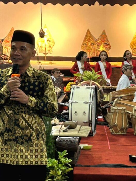 Ketua DPRD Jateng Sumanto Dinobatkan Sebagai Bapaknya Wayang Kabupaten Karanganyar