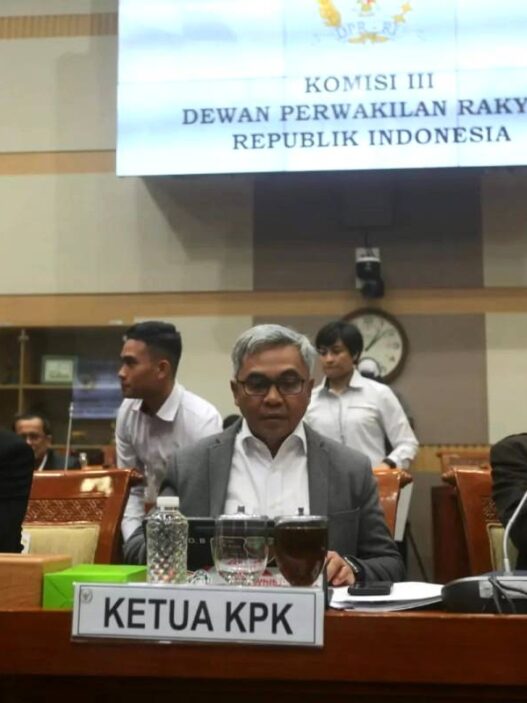 Kpk ott gubernur riau