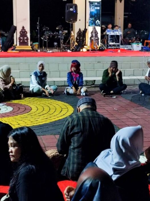 Kreativitas Seniman Galang Dana Longsor Situkung