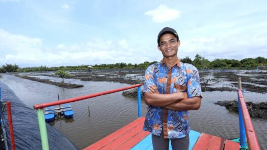 Pada program yang dikemas talkshow virtual ini, Kilang Cilacap menghadirkan Mohamad Jamaludin, local hero binaan yang mengelola Pembangkit Listrik Tenaga Hibrid (PLTH) di Dusun Bondan, Desa Ujungalang, Kecamatan Kampung Laut.
