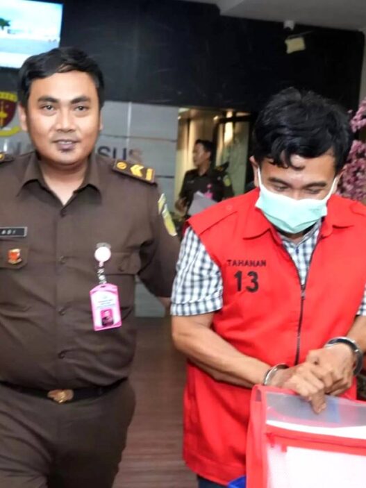 Pejabat disperkimhub sumenep ditahan