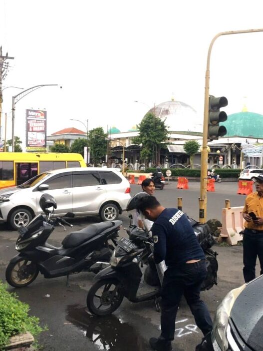 Pemasangan Plang Parkir Barcode Dikebut
