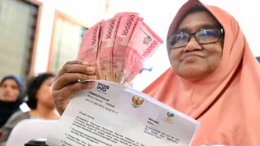 Penerima manfaat BLT Kesra 2025 akan mendapat dana bantuan Rp900 ribu per tahap