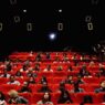 Penonton bioskop allo paylater