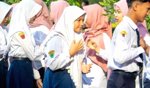 Siswa sekolah rakyat penerima beasiswa 2025