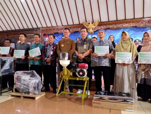 19 Kelompok IKM Dapat Bantuan Alat Produksi