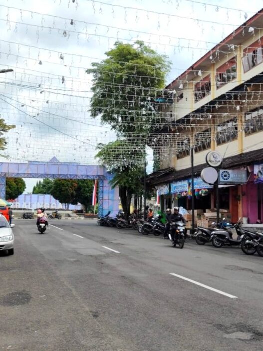 Alun alun Steril dari Pedagang