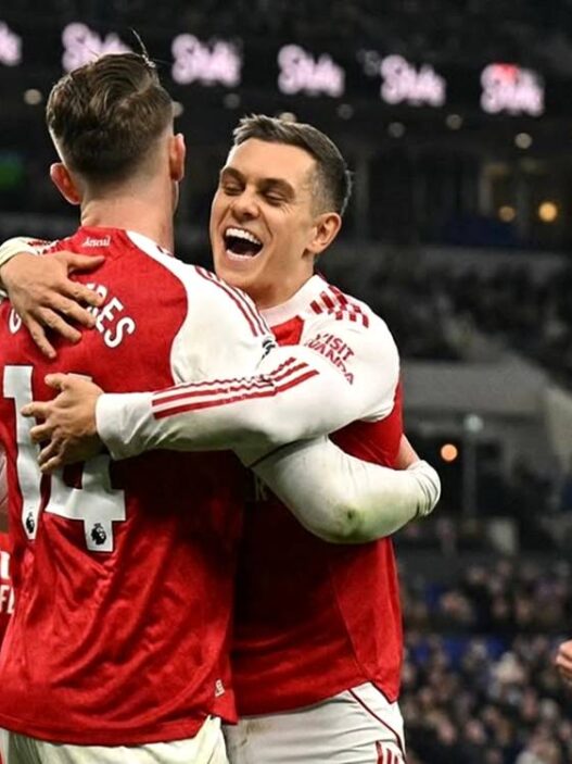 Arsenal Tutup Natal di Puncak Klasemen