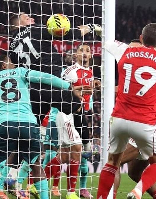 Arteta Kritik Lini Belakang