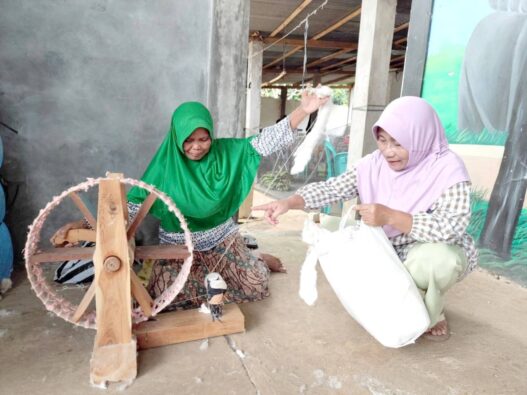 Benang Antih Tumanggal Bertahan Melawan Zaman
