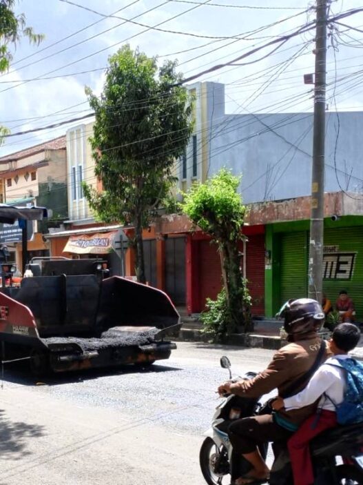 DPUPR Tegur Rekanan Jalan Pujowiyoto