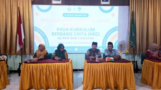 Guru Dapat Pembekalan Kurikulum Cinta