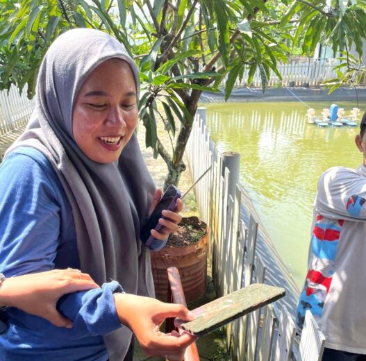 Handphone Jatuh ke Kolam, Panggil Damkar