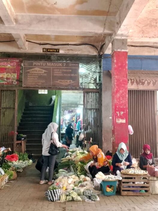Harga Cabai Turun, Ayam dan Telur Naik