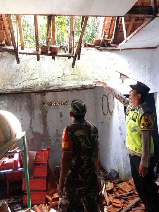 Hujan Deras, SDN 1 Kritig Alami Kerusakan