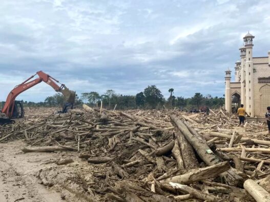 Kayu Sisa Banjir Dibolehkan Untuk Huntara