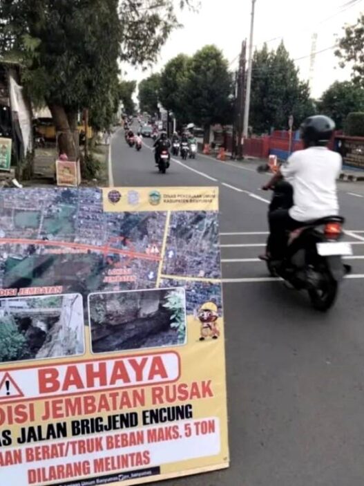 Kendaraan 5 Ton Lebih Dilarang Melintas